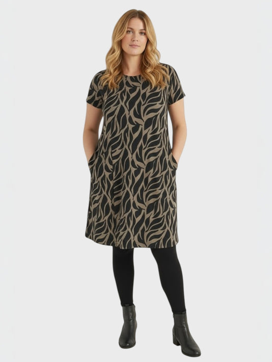 Lapa Plus Women's RoundNeck Leaf Print Dress
