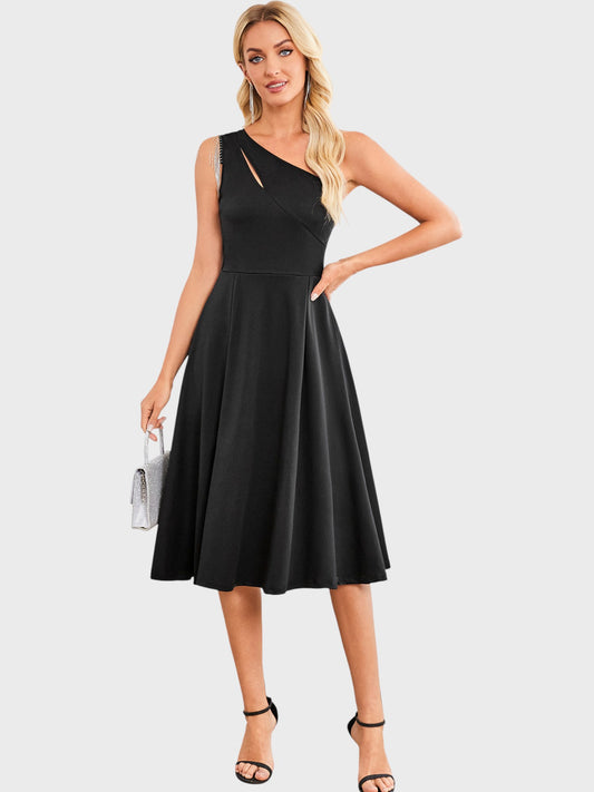 Lapa Plus Women's Elegant Sloping Shoulder Black Dress