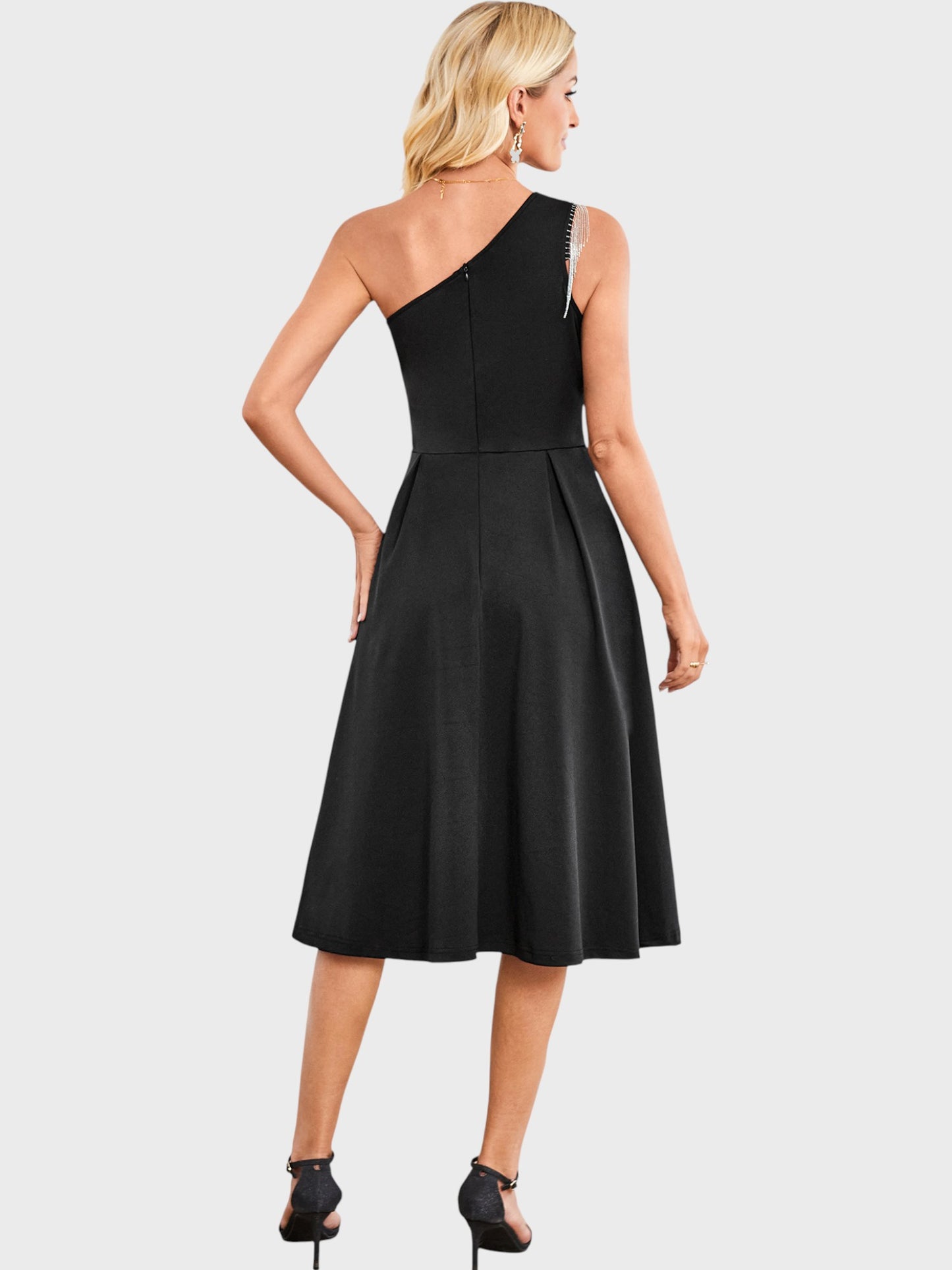 Lapa Plus Women's Elegant Sloping Shoulder Black Dress