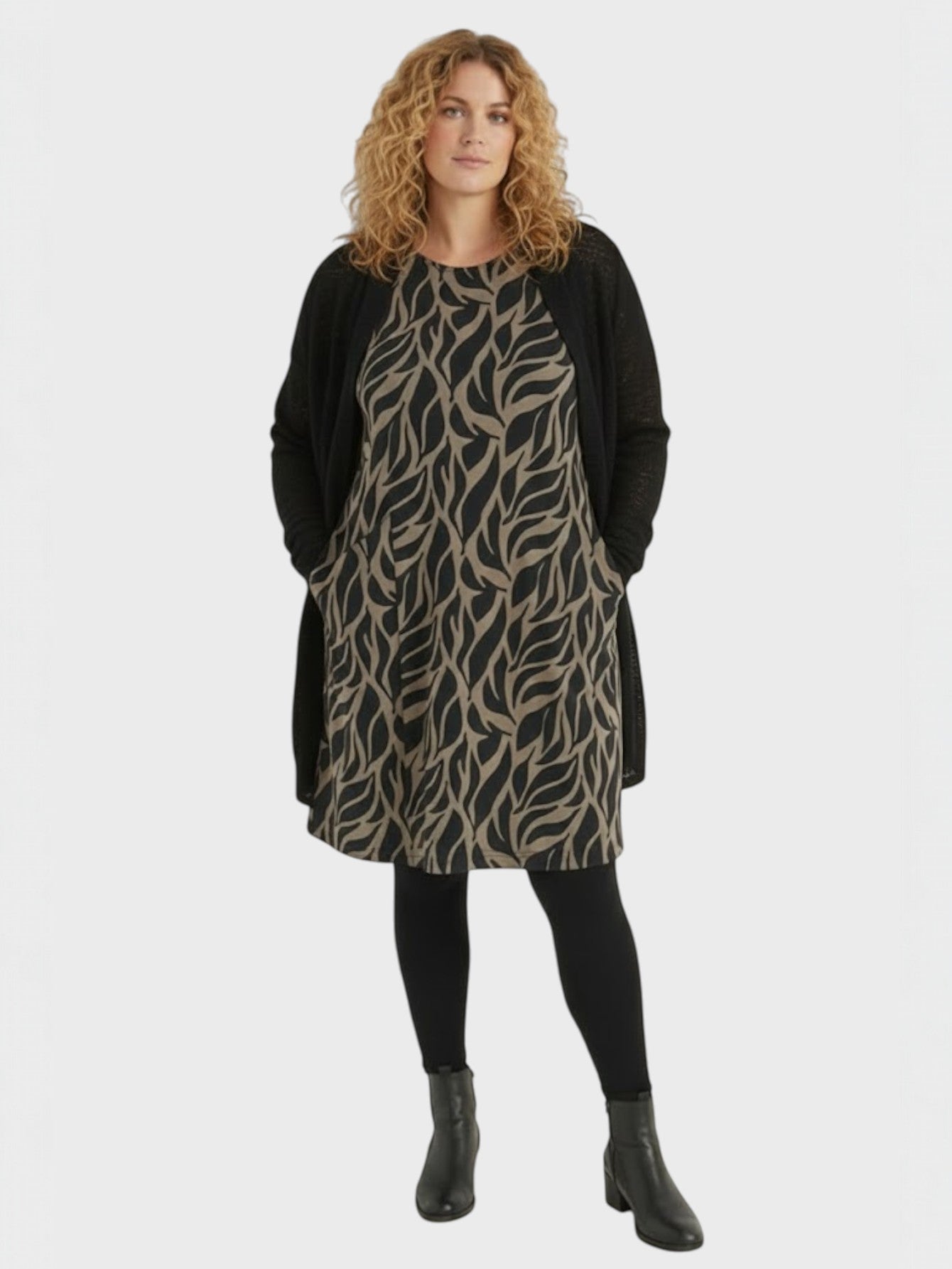 Lapa Plus Women's RoundNeck Leaf Print Dress
