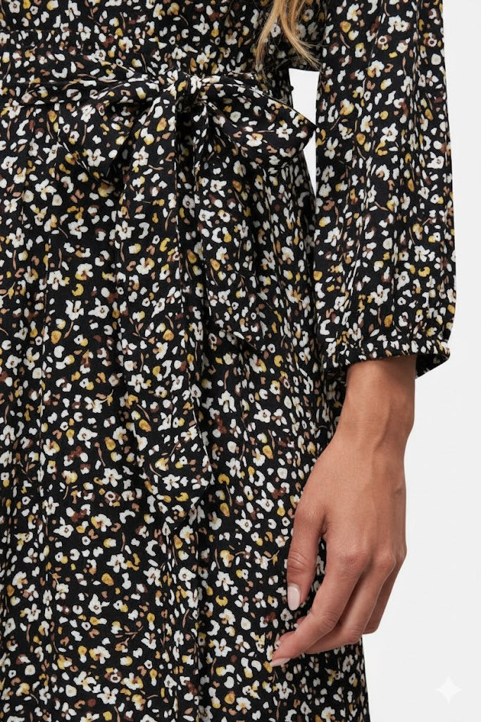 Lapa Plus Women's Floral Print Tie-Waist Dress